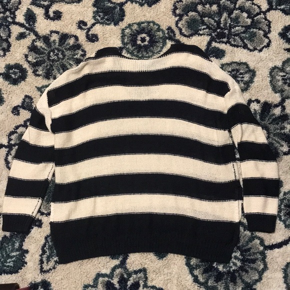 H&M Sweater - Picture 4 of 4